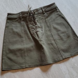 Forever 21 army green skirt, zip back, Size S